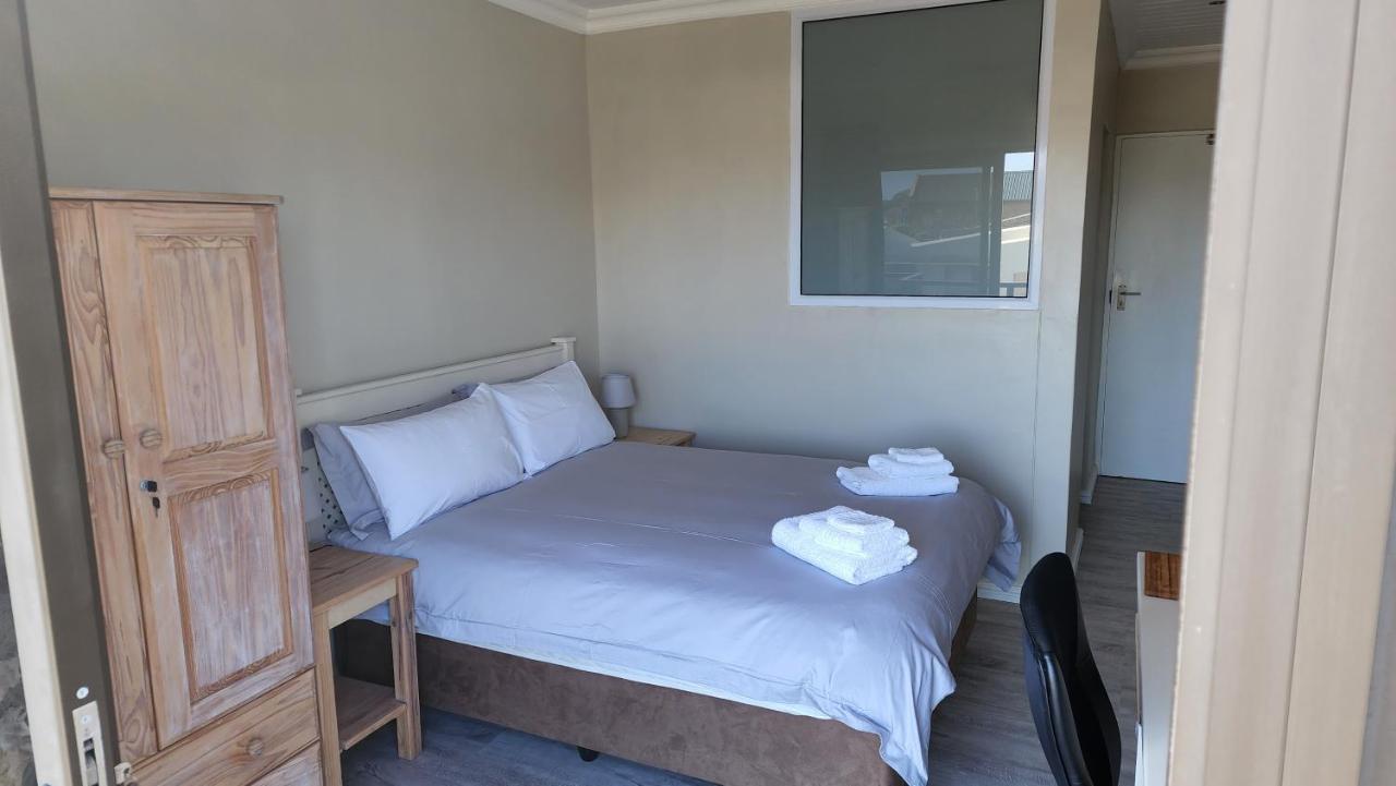 Stonehouse On Main Hotel Struisbaai Bagian luar foto