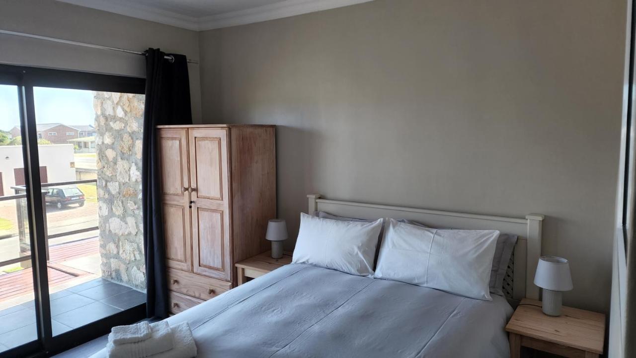 Stonehouse On Main Hotel Struisbaai Bagian luar foto